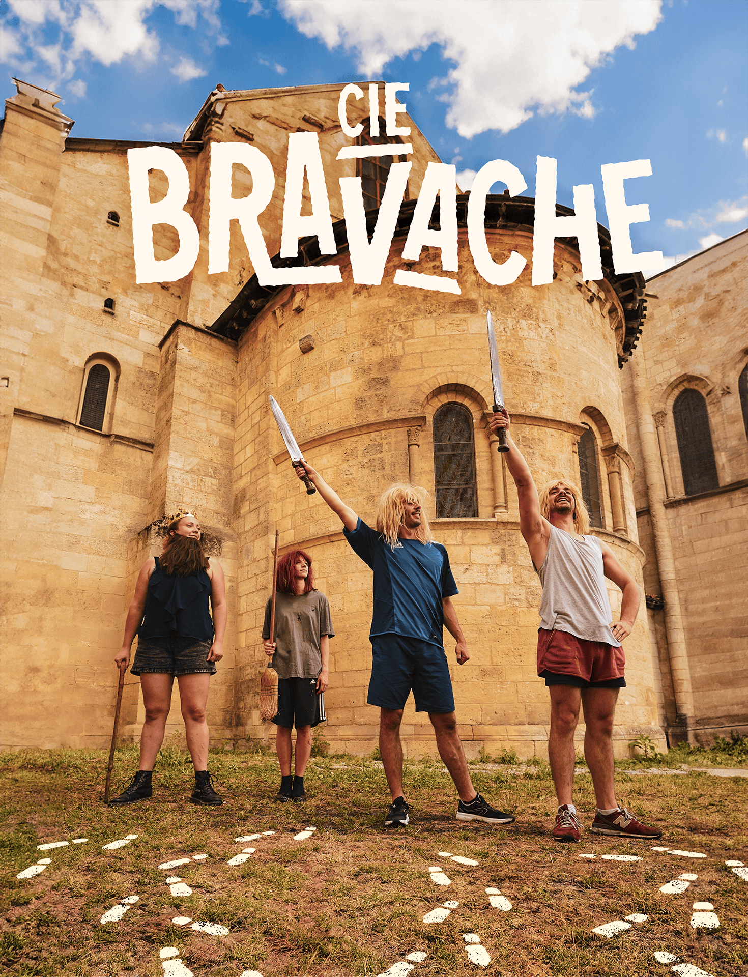 Photo des quatre comédiens de la compagnie en train de jouer leur spectacle L'Iliade